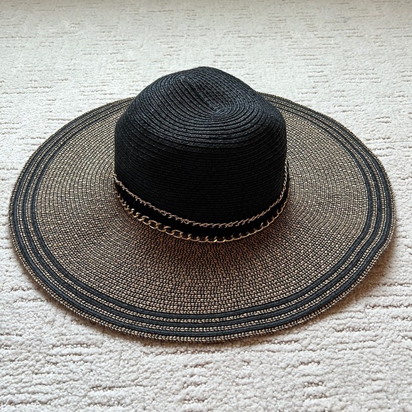 💕HP💕Black and brown chain trim sun hat - Picture 2 of 9